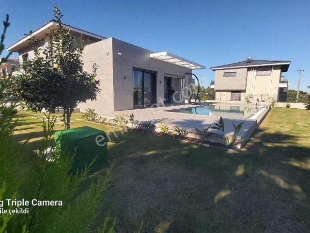 Çeşme, Dalyan Mahallesi içerisinde satılık Villa