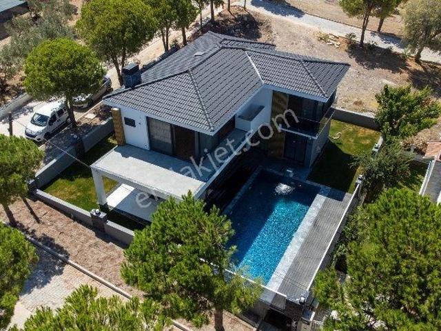 Çeşme, Şifne Mahallesi içerisinde satılık Villa