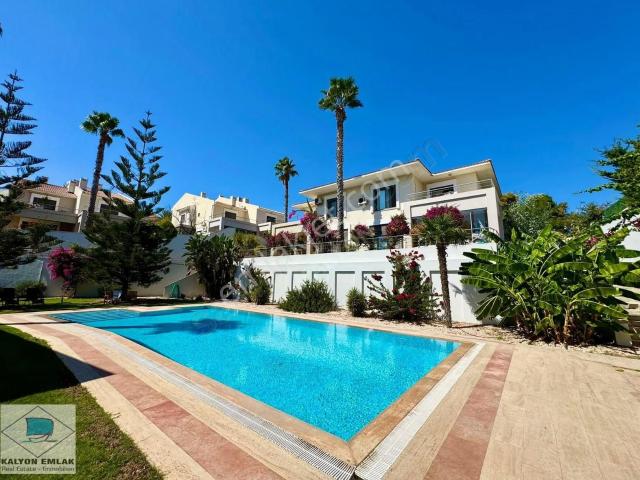 Çeşme, İzmir içerisinde kiralık Villa