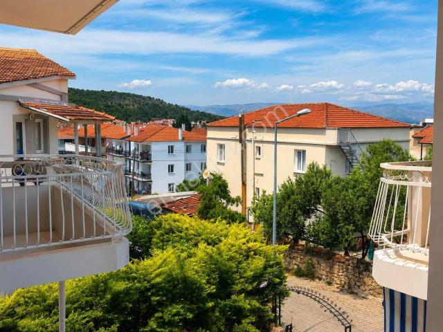 Çeşme, İzmir içerisinde satılık mülk