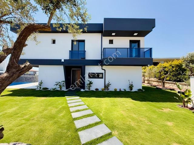 Reisdere Mahallesi, Çeşme içerisinde satılık Villa