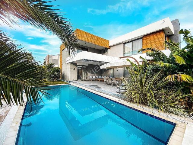 Çeşme, İzmir içerisinde satılık Villa