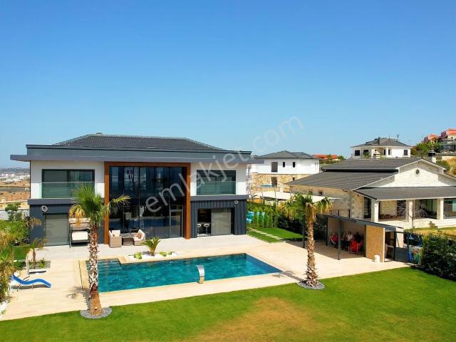 Foça, İzmir içerisinde satılık Villa
