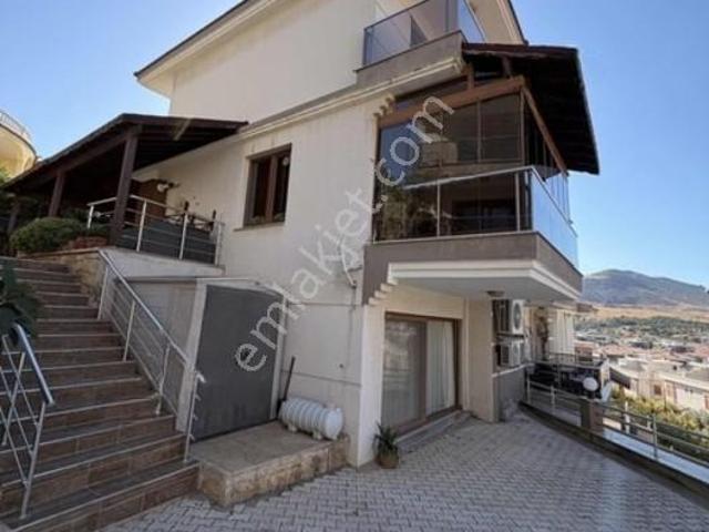 Mustafa Kemal Atatürk Mahallesi, Foça içerisinde satılık Villa