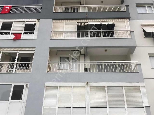 Yakakent Mahallesi, Çiğli içerisinde satılık mülk