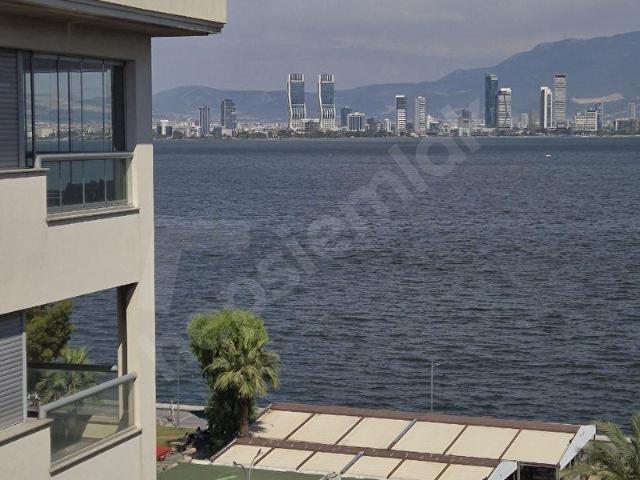 Karşiyaka, İzmir içerisinde satılık mülk