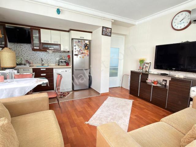 Karabağlar, İzmir içerisinde satılık mülk