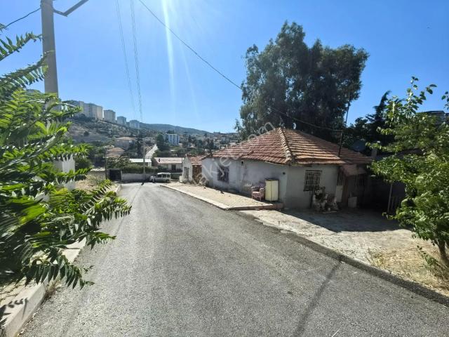Karabağlar, İzmir içerisinde satılık Villa