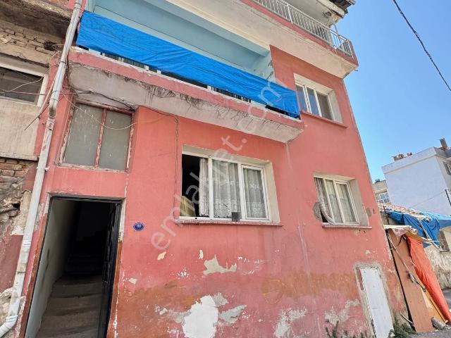 Karabağlar, İzmir içerisinde satılık Bina