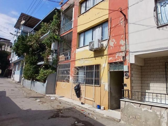 Çamlık, Karabağlar içerisinde satılık Bina