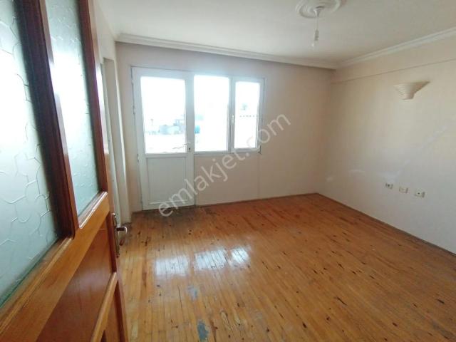 Karabağlar, İzmir içerisinde kiralık mülk