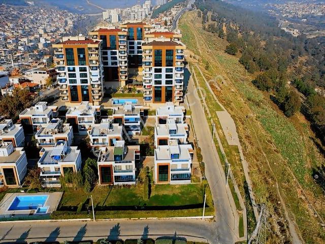 Bayrakli, İzmir içerisinde satılık Villa