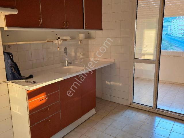 Esentepe Mahallesi, Karabağlar içerisinde kiralık mülk