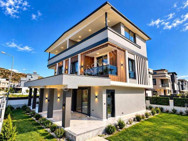 Cumhuriyet Mahallesi, Seferihisar içerisinde satılık Villa