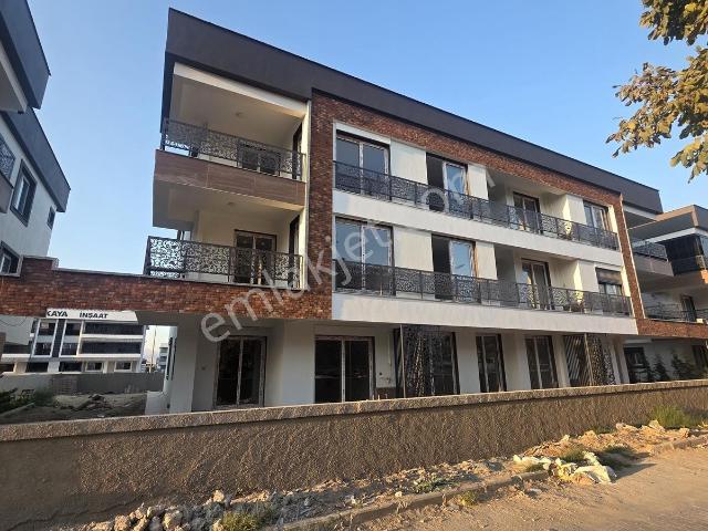 Tire, İzmir içerisinde satılık mülk