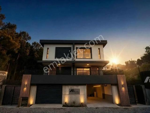 Urla, İzmir içerisinde satılık Villa