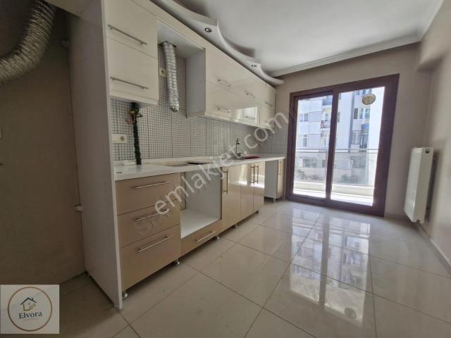 Karabağlar, İzmir içerisinde kiralık mülk