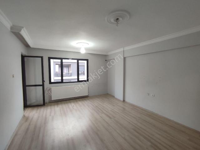 Karabağlar, İzmir içerisinde kiralık mülk