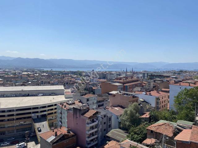 İzmit, Kocaeli içerisinde kiralık mülk