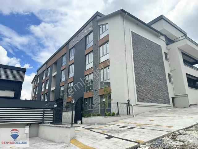 İzmit, Kocaeli içerisinde satılık mülk