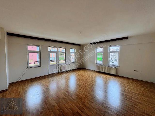 İzmit, Kocaeli içerisinde kiralık mülk