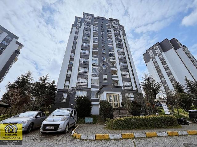 İzmit, Kocaeli içerisinde kiralık mülk