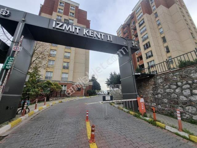 İzmit, Kocaeli içerisinde kiralık mülk