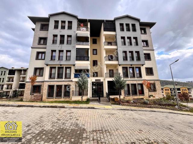 İzmit, Kocaeli içerisinde satılık mülk