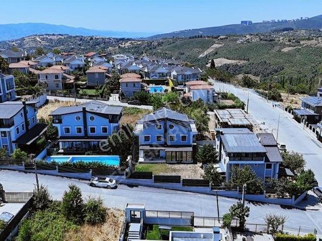 İzmit, Kocaeli içerisinde satılık Villa