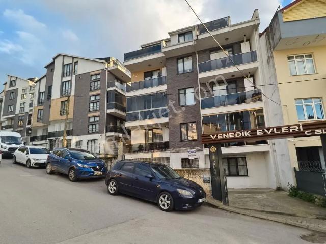 İzmit, Kocaeli içerisinde kiralık mülk