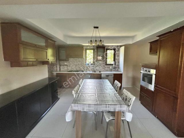 İzmit, Kocaeli içerisinde kiralık Villa