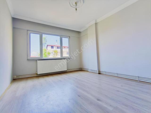 Mahmut Çelebi, İznik içerisinde kiralık mülk
