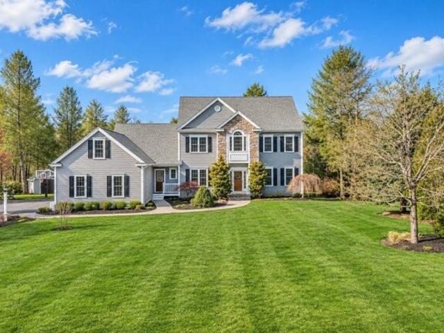 House for sale in Medway, Massachusetts