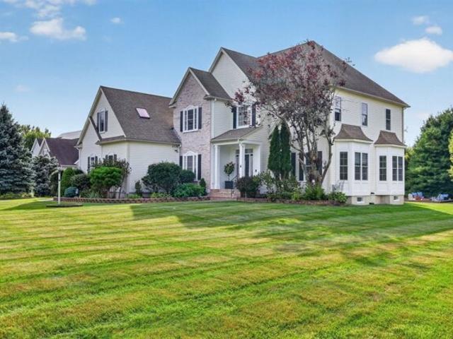 House for sale in Medway, Massachusetts