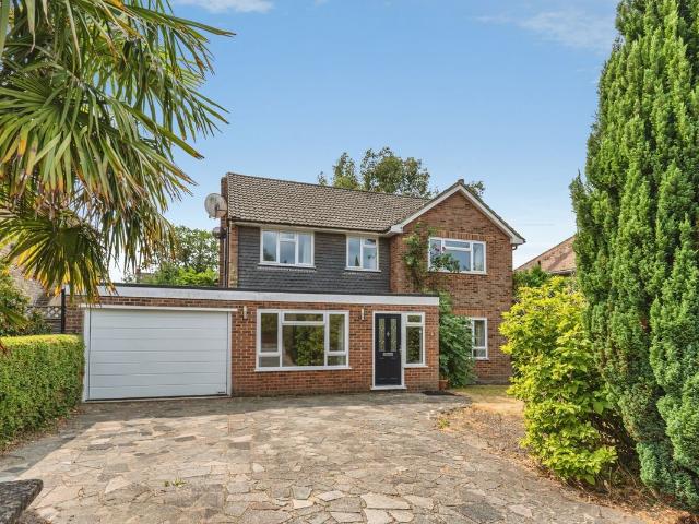 House for rent in Heatherside, Heol-las