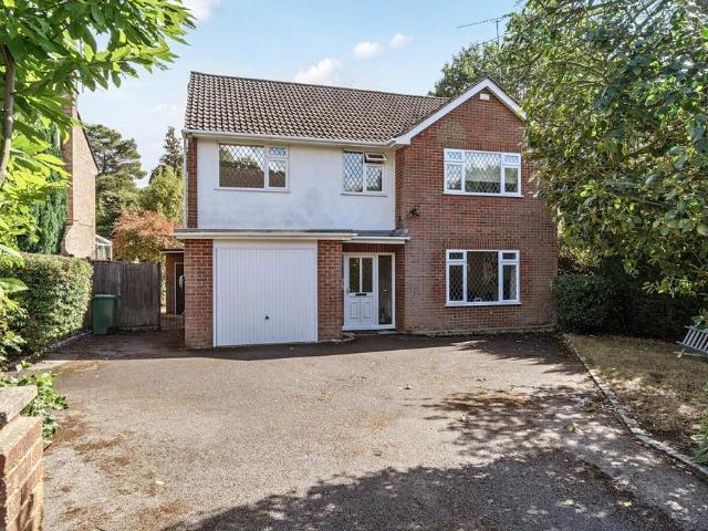 House for rent in Heatherside, Heol-las
