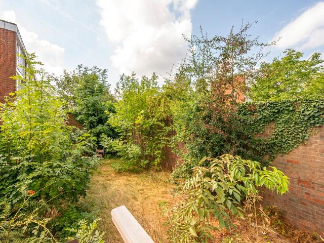 Apartment for rent in Roehampton, Greater London