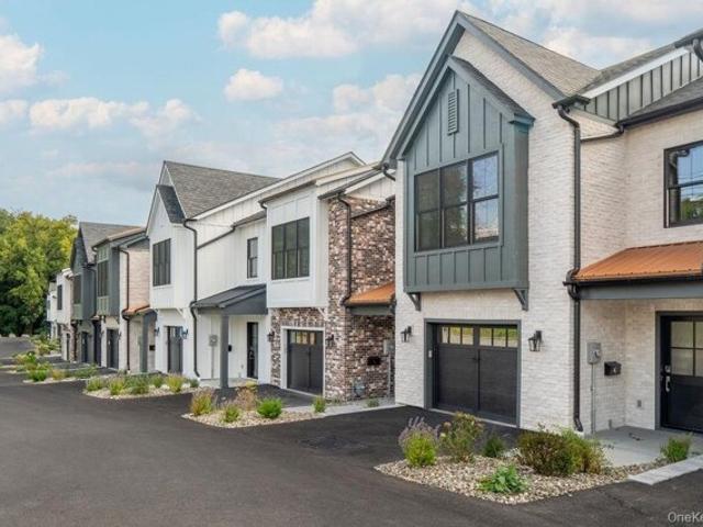 House for sale in Village of Saugerties, Bloomington