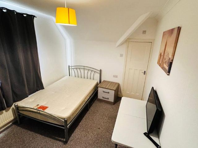 House for rent in Ickenham, Greater London