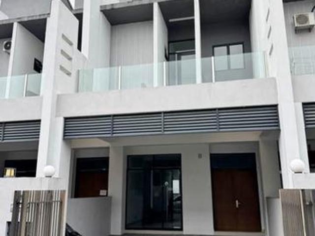Terraced House for sale in Wellesley, Penang