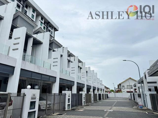 Terraced House for sale in Wellesley, Penang