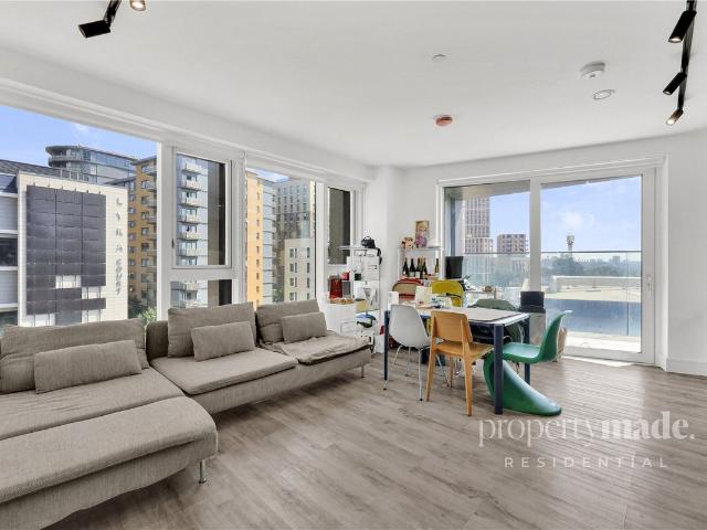 Apartment for rent in London Borough of Ealing, Park Royal