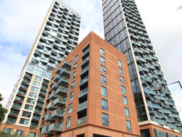 Apartment for rent in London Borough of Ealing, Park Royal