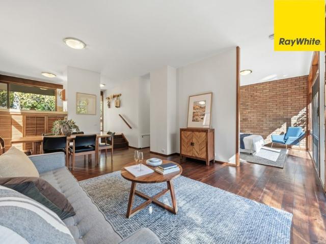 Townhouse for rent in Cook, Australian Capital Territory