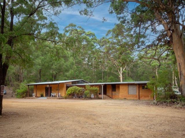 Cottage for sale in William Bay, Western Australia