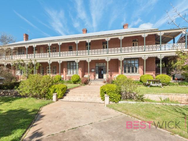 Townhouse for sale in Bathurst, New South Wales