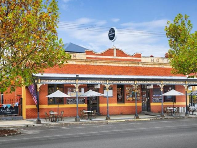 Townhouse for sale in Creswick, Victoria