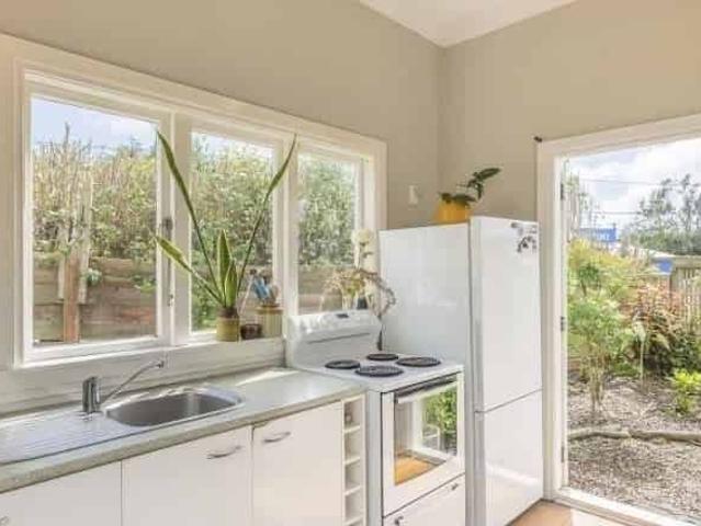 House for rent in Waikanae Beach, Wellington