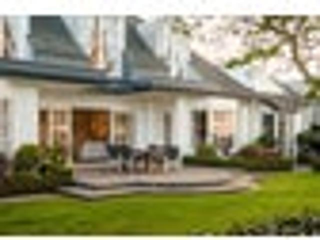 House for sale in Hamilton Lake, Hamilton City