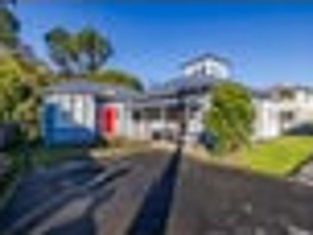 House for sale in Otakou